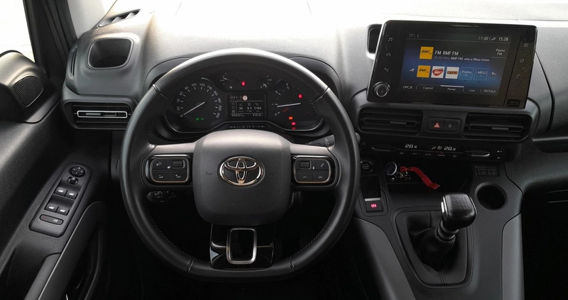 Toyota Proace City Verso cena 96900 przebieg: 45200, rok produkcji 2020 z Szczecin małe 172